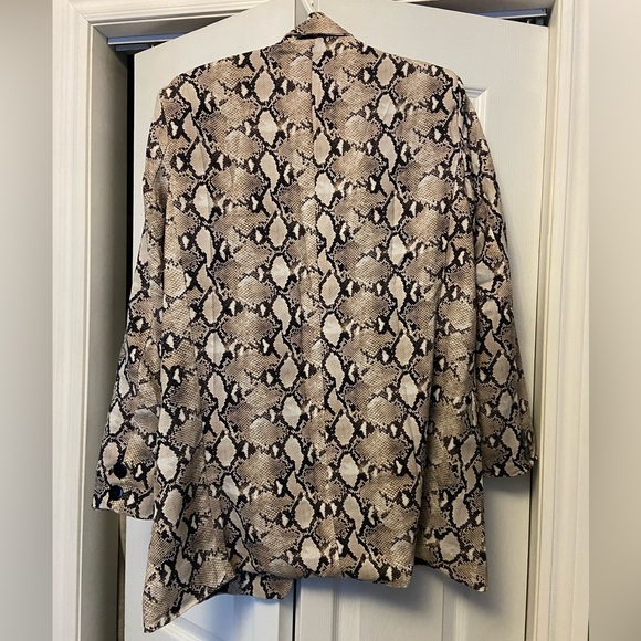 Snake print blazer 🐍 - Picture 2 of 2
